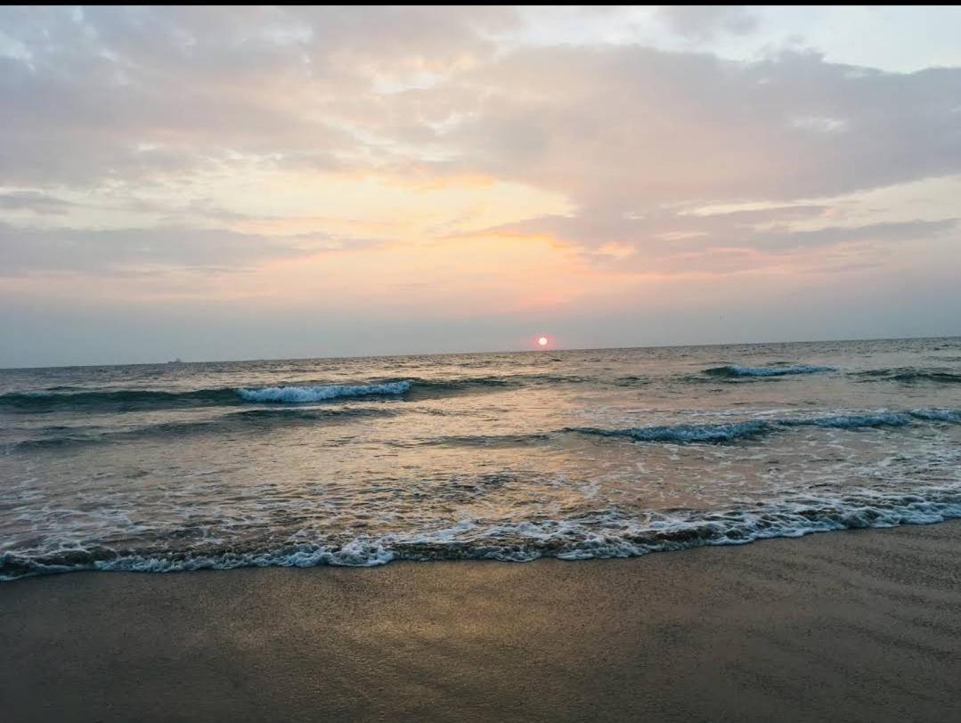 Fullmoon Beach Place 坎多林 外观 照片
